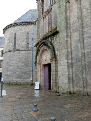 Église Sainte-Croix à Quimperlé