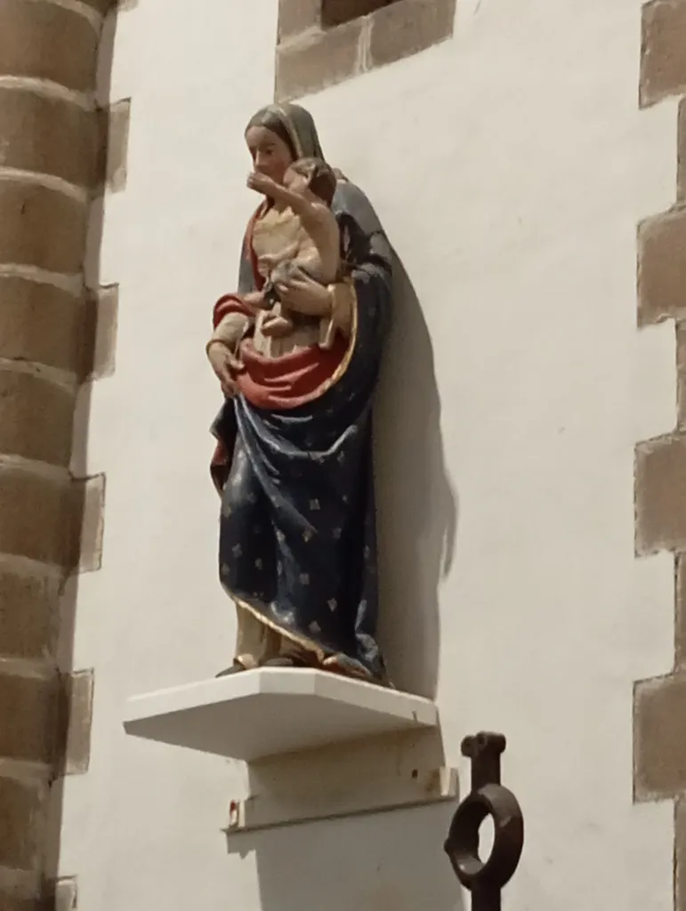 Vierge à l'Enfant dite Notre-Dame de Délivrance dans l'Église Sainte-Croix de Quimperlé