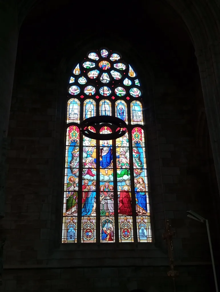 Vitrail Baie B dans l'Église Notre-Dame-de-l'Assomption de Quimperlé